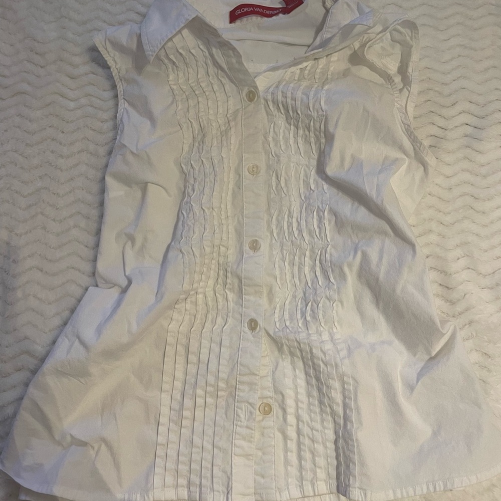 Gloria Vanderbilt vintage white sleeveless button up blouse
